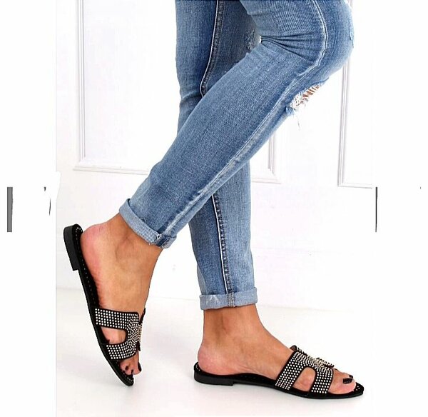 Tongs (Sandales pointure 39 disponible)