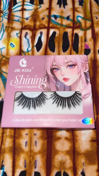Faux cils tendance