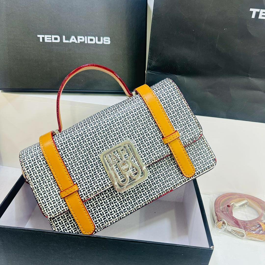 Ladies bags in box
