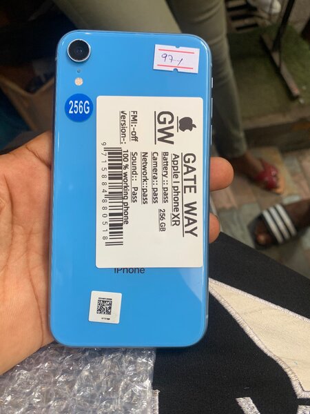 iPhone XR