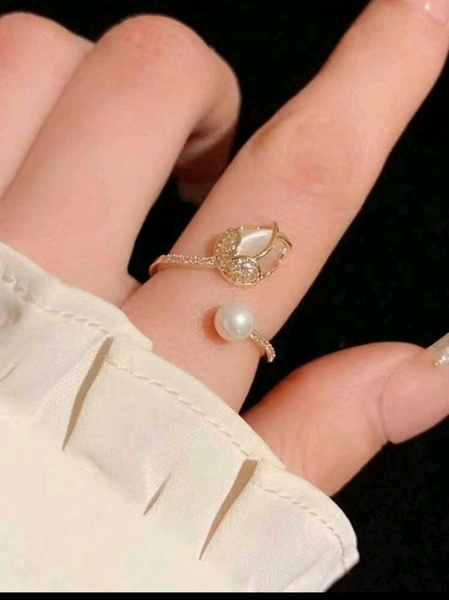 Bague en or avec perle élégante