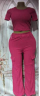 Pantalon de costume en maille avec poches et haut court à col rose