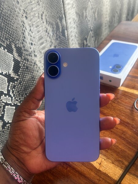 iPhone 16 Plus