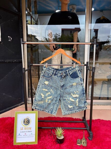 Short en jean déchiré homme