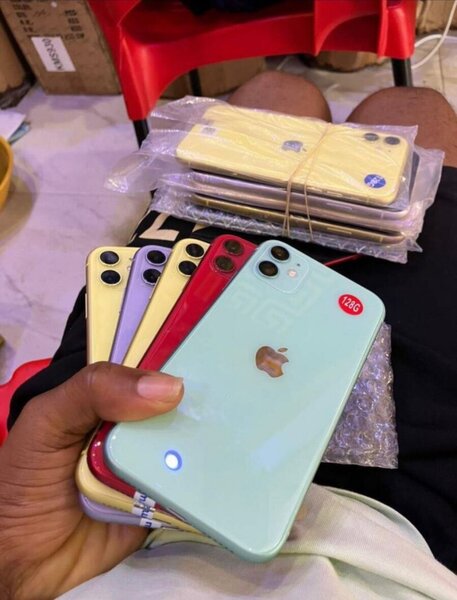 IPHONE 11
