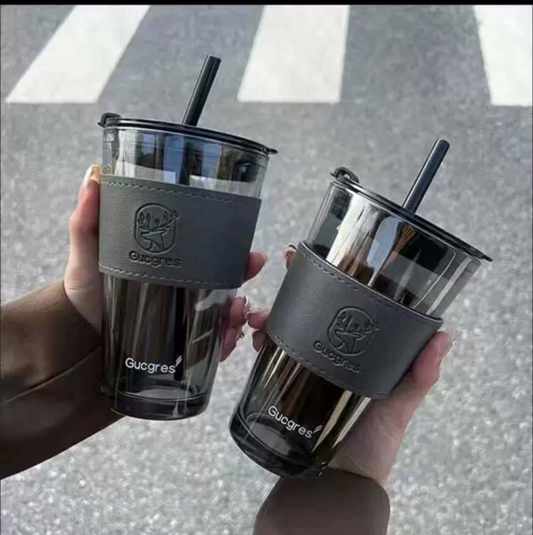 MUG EN VERRE MASSIF