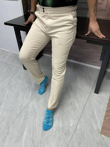Pantalon beige homme élégant