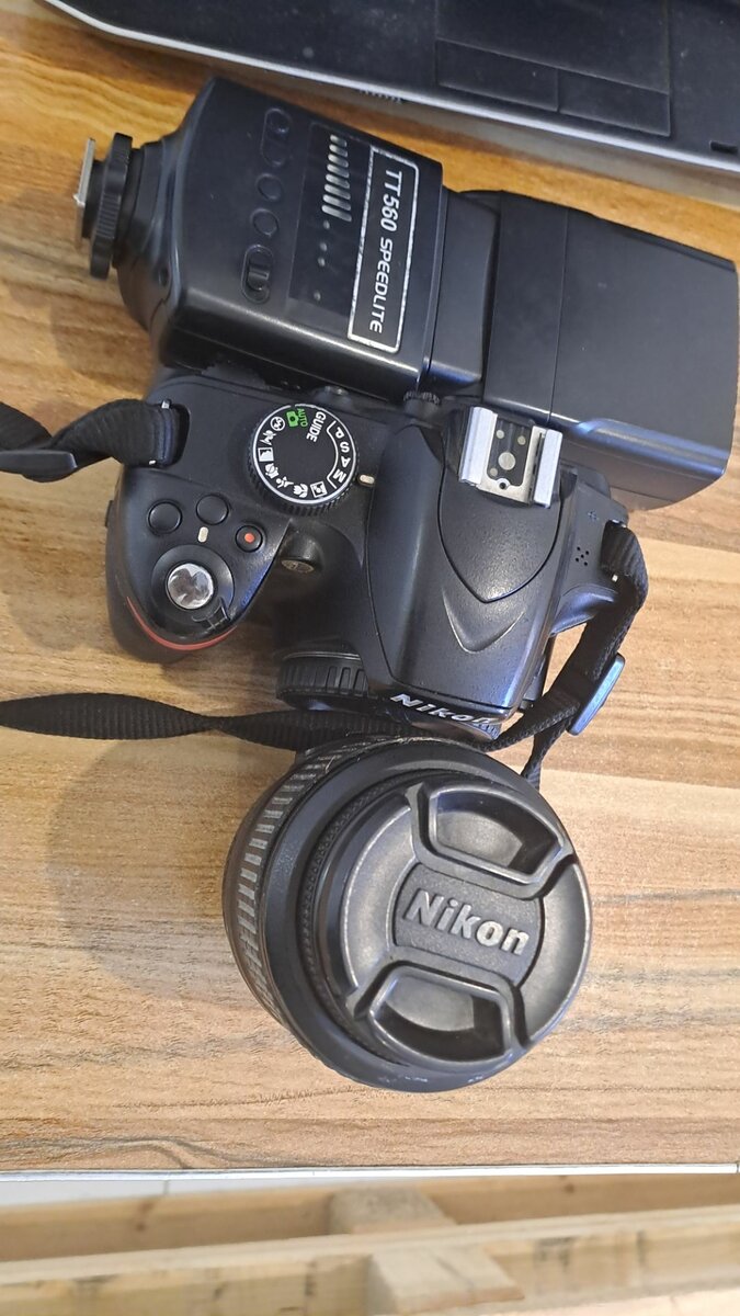 Appareil photo NikonD3200 + Flash Externe cobra