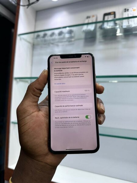 iPhone 11 Pro Max 64go sans id