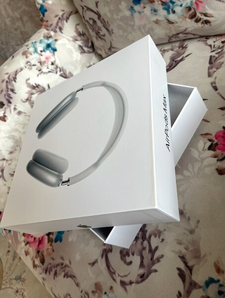 AirPods Max.