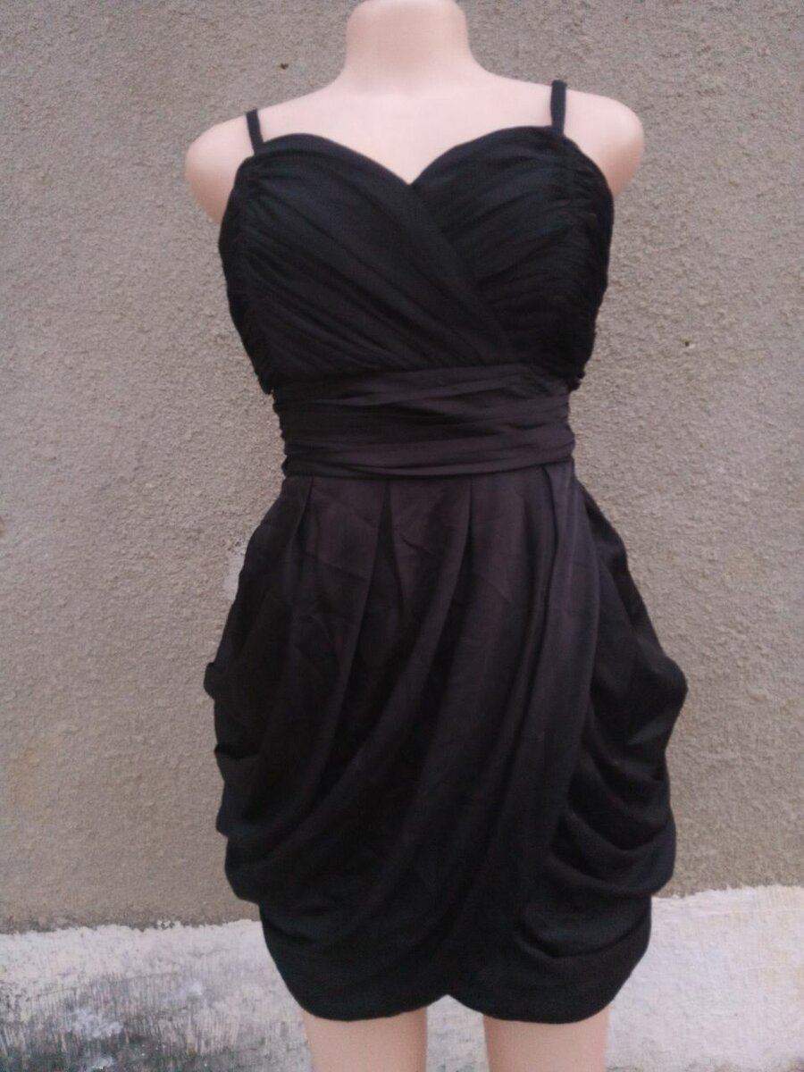 Robe Noire Élégante Soirée