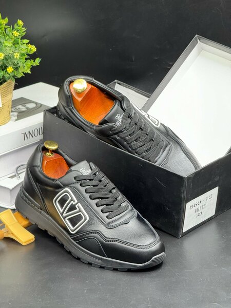 Mens sneakers