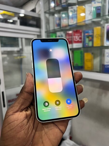 iPhone 12 (128GB)