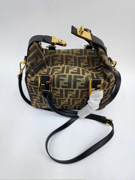 Бренд:FENDI