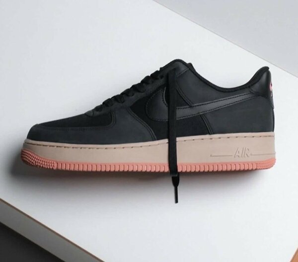 NIKE AIRFORCE CLASSIC