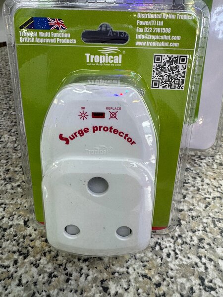 Multi plug adapter