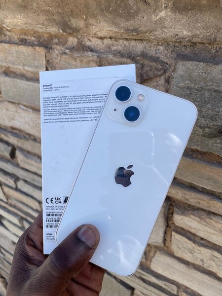 Pre owned UK iPhone 13    128GB battery 74% last all day
