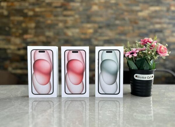 iPhone  15