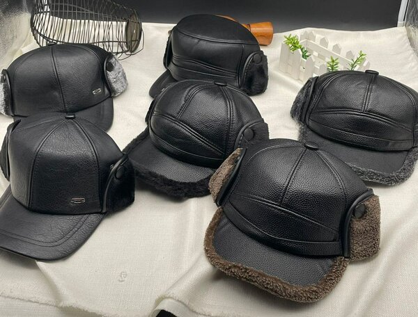 Caps