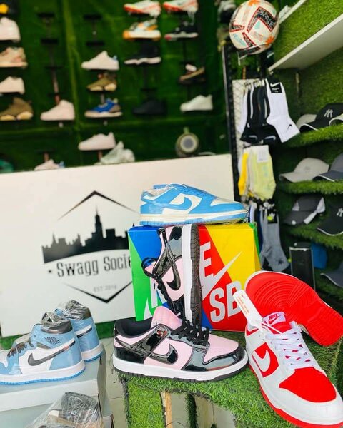 Nike duck