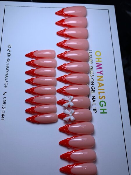 PRESS-ON GEL NAILS