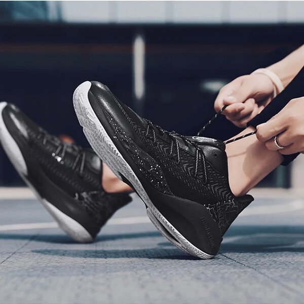 Chaussures de Basketball Noires