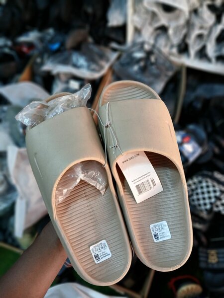 Nike Calm Slides