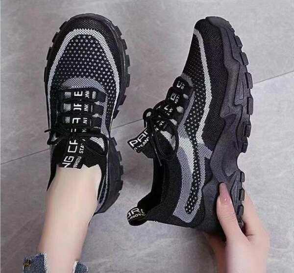 Ladies sneakers