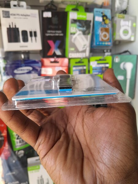 HP FLASH DRIVE 16gb