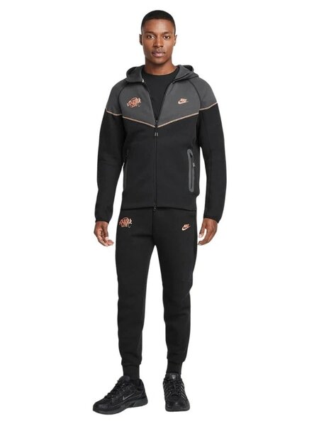 Syna World X Nike tech fleece