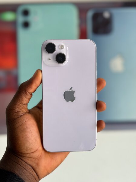 iPhone 14 Simple