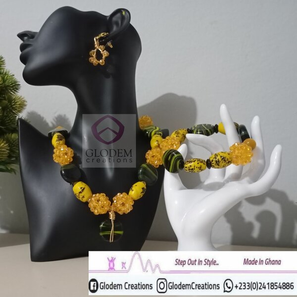 Beaded jewelry set