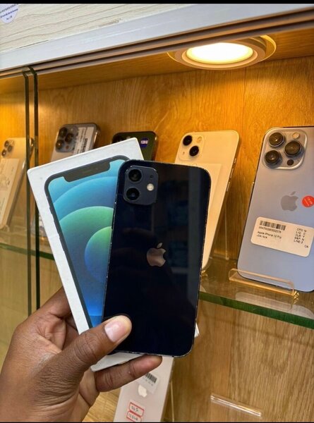 iPhone 12 simple