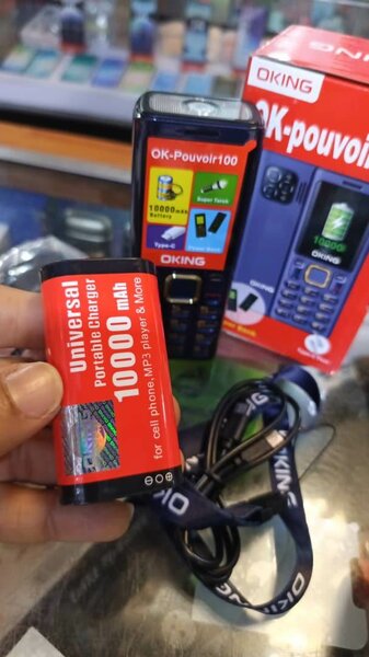 Téléphone portable OKING avec chargeur 10000mAh