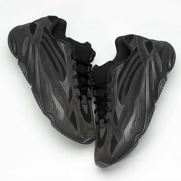 Yezzy 700 V2 noir