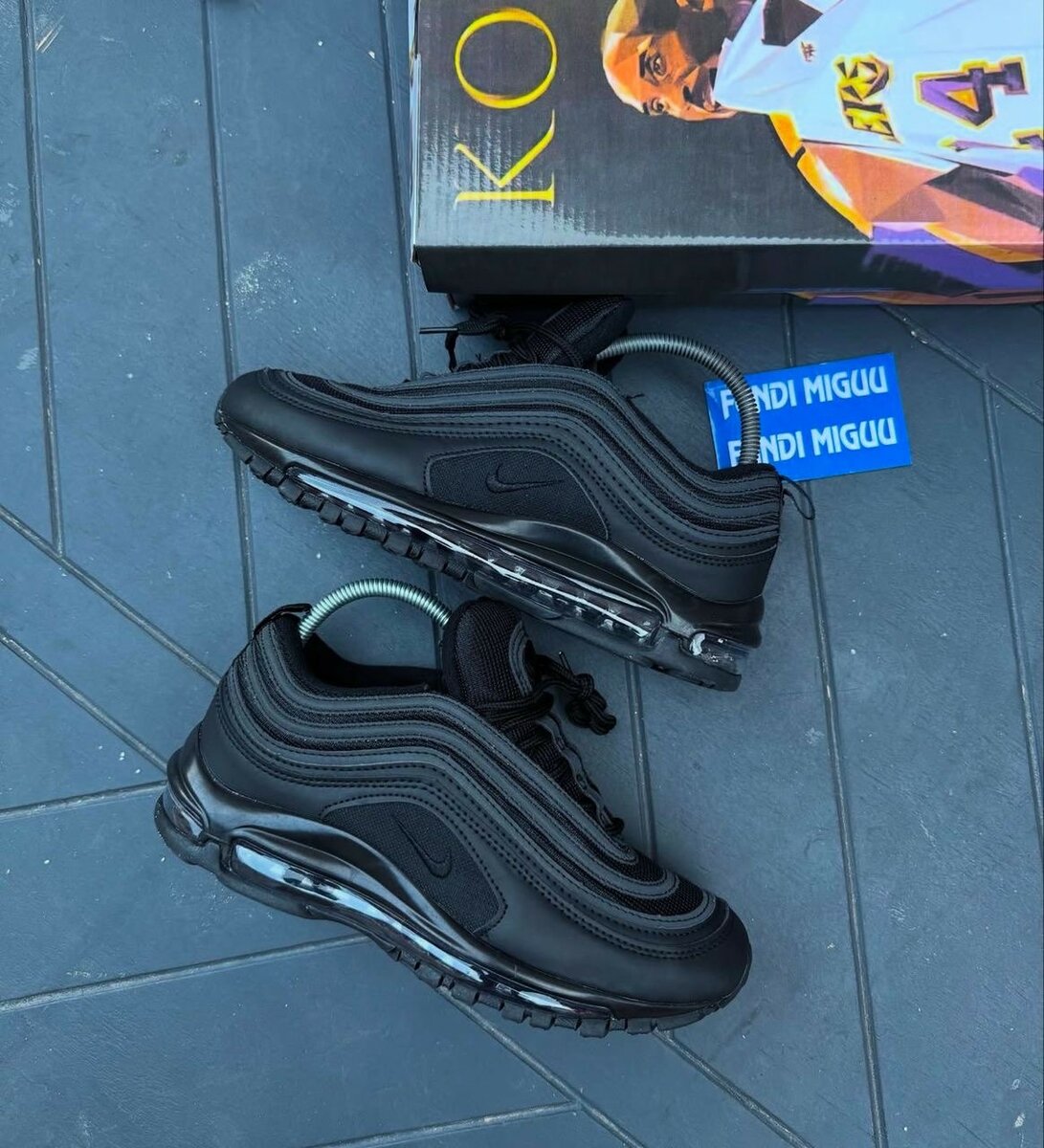 NIKE CLASSIC