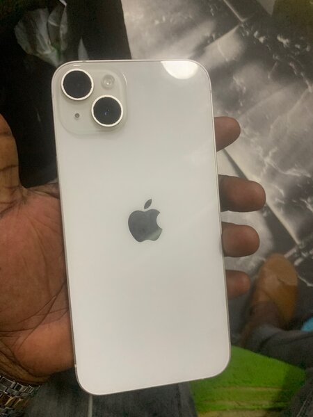 iPhone 13 simple