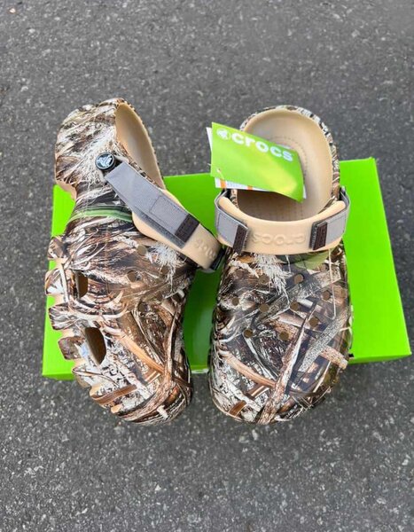 Crocs  .