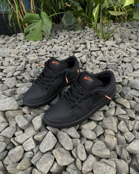 NIKE SNEAKERS SB