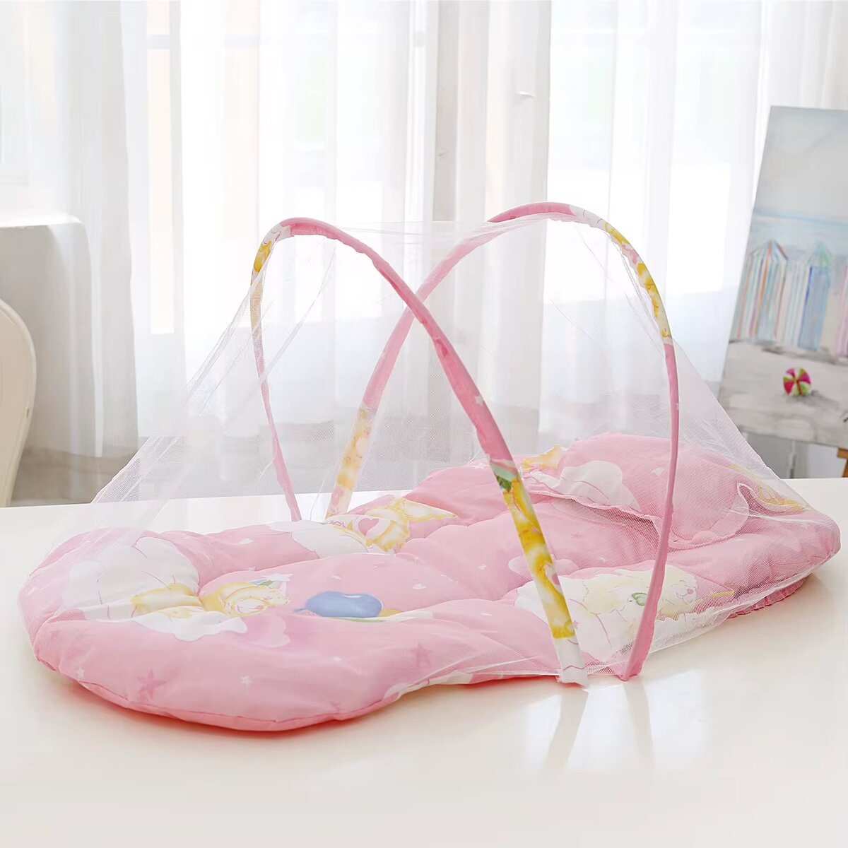 Lit bébé pliable avec moustiquaire
