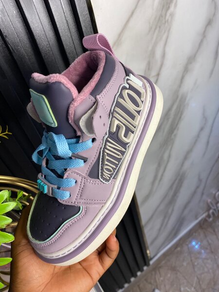 Kids sneakers