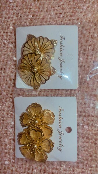 Boucles d'oreilles florales dorées