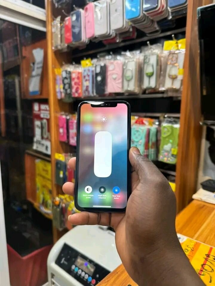 iPhone 11 Pro Max 64Go Vert