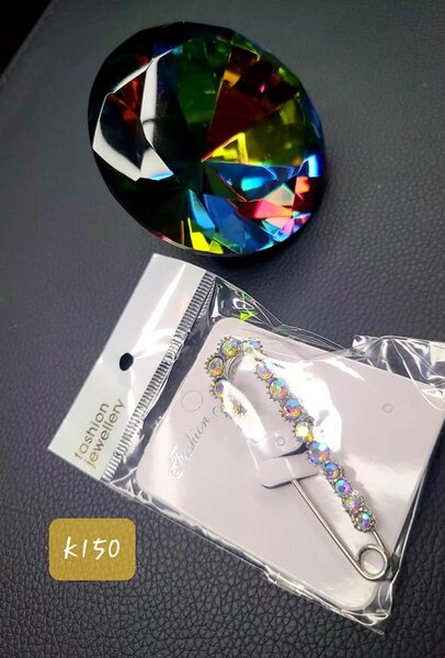 Jewelry brooch