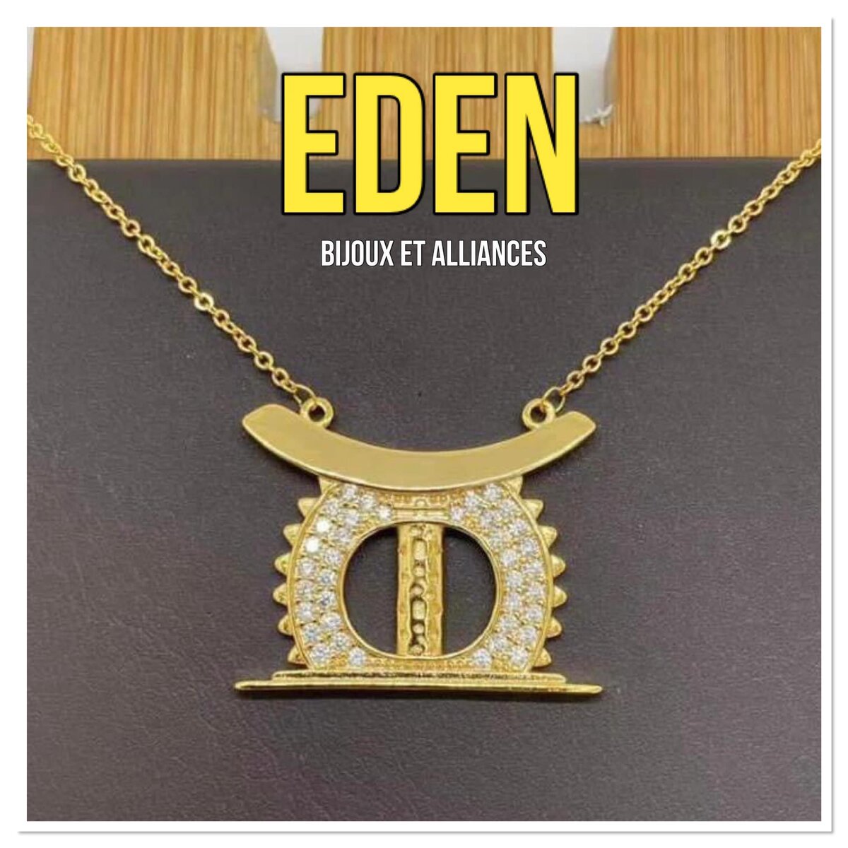 Chaîne avec pendentif, symboles africains, plaqué or.