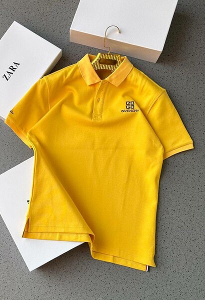 Givenchy club tees