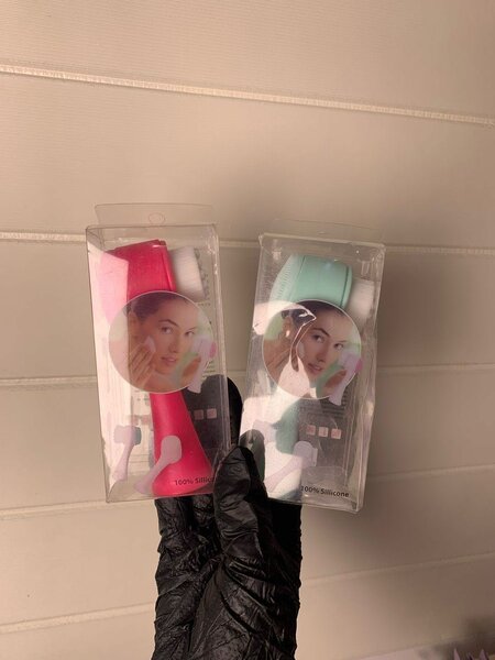 Facial brush