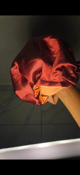 Bonnet en Satin Réversible