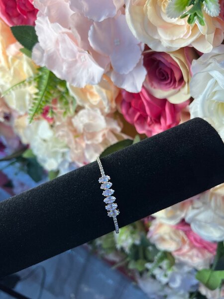 Female bracelet