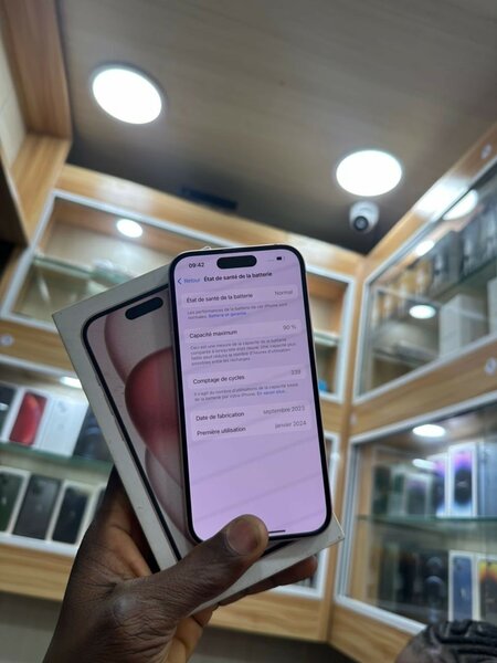 iPhone 15 simple